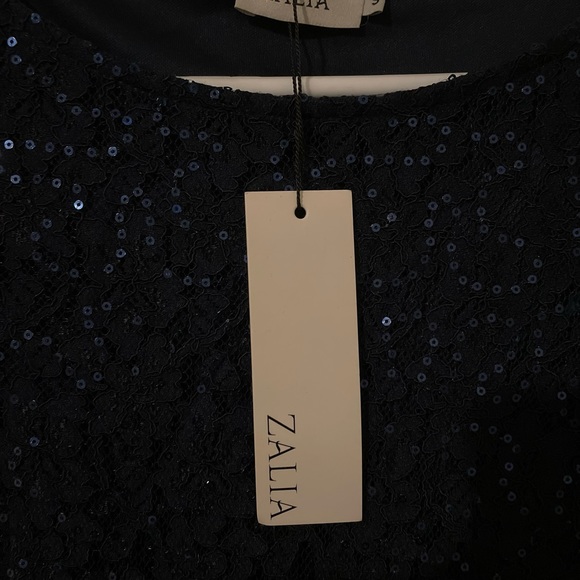 Gorgeous and modest evening gown in Navy Blue - Picture 4 of 5